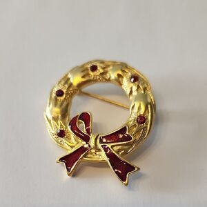 Christmas Wreath Pin Brooch Red Enamel Gold Tone Enamel Vintage Holiday Party